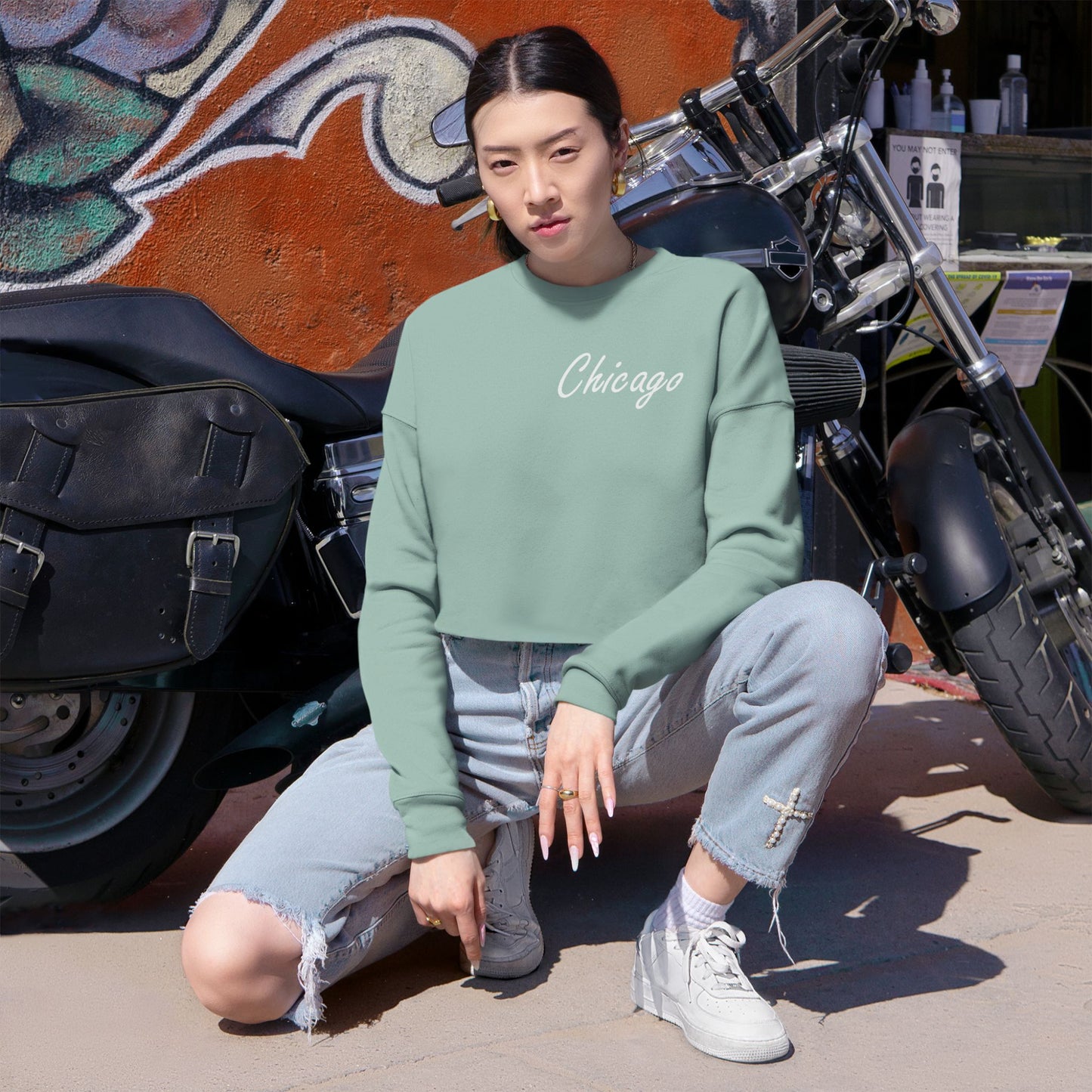 Elegant Chicago Skyline Women's Cropped Sweatshirt